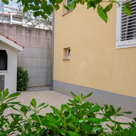 Apartment With Big And Free Private Parking Макарська Екстер'єр фото
